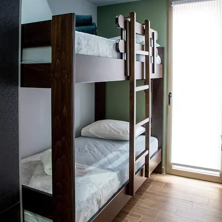 Διαμέρισμα Polytelia