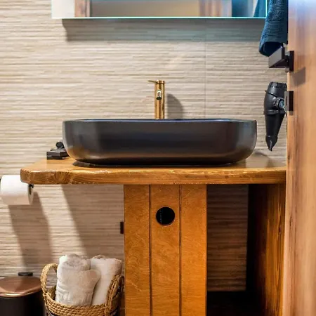 Polytelia Διαμέρισμα Κάρυστος